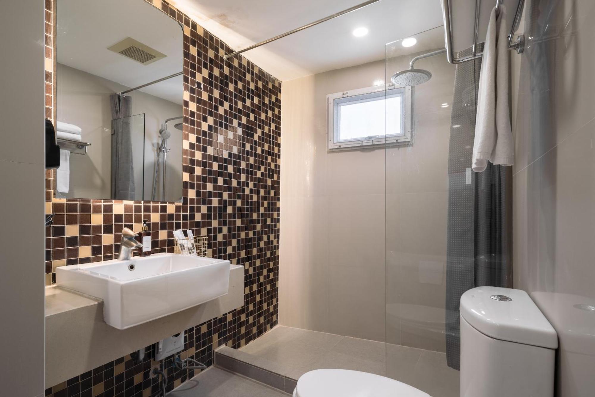 בנגקוק Aspira Suites Sukhumvit 20 מראה חיצוני תמונה